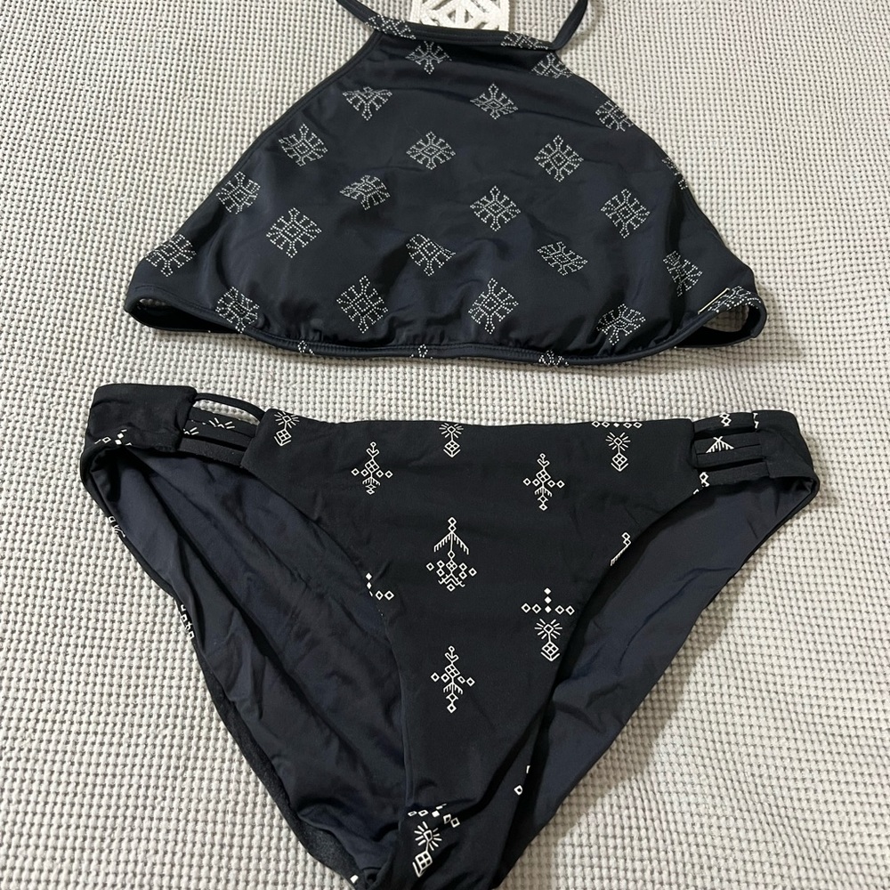 Black and White Roxy high neck bikini